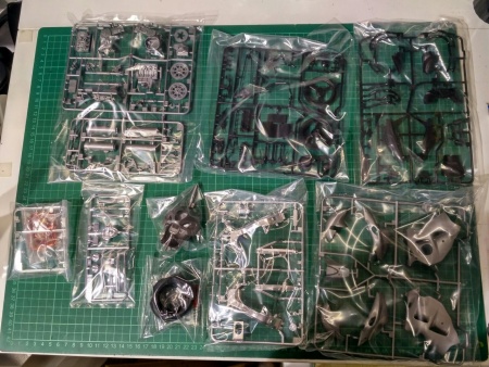 14090 Мотоцикл Suzuki Hayabusa 1300 (GSX1300R) Tamiya