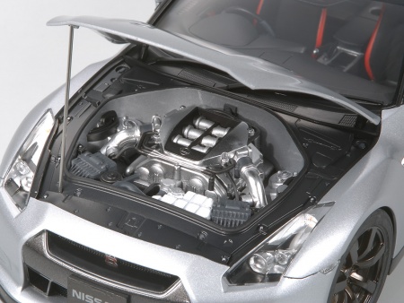 24300 Nissan GT-R Tamiya 24300 Nissan GT-R Tamiya