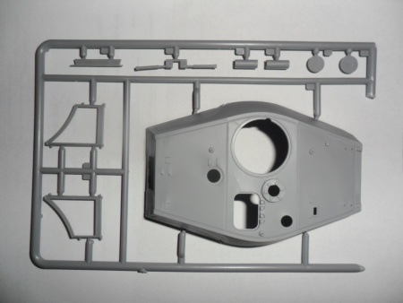 35363 Pz.Kpfw.VI Ausf.B Королевский тигр с башней Хеншель (позднего производства), Германский тяжелый танк ICM
