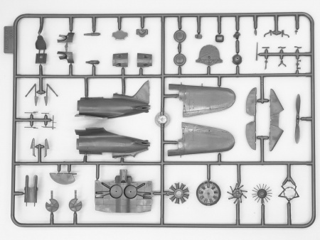 72072 И-16 тип 18,  советский истребитель II Мировой войны ICM 72072 И-16 тип 18,  советский истребитель II Мировой войны ICM