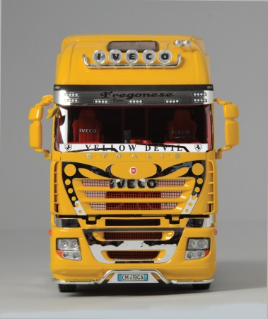 3898ИТ Грузовик Iveco Stralis Yellow Devil Italeri