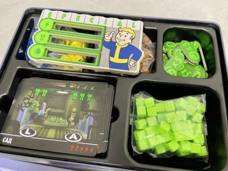 915303HW Fallout Shelter (Настольная игра) 915303HW Fallout Shelter (Настольная игра)