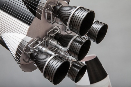 50402Д 1/72 Космический корабль Сатурн V Dragon