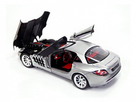 24290 Mercedes-Benz SLR McLaren Tamiya 24290 Mercedes-Benz SLR McLaren Tamiya