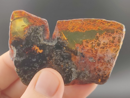 AAM0036 Спилы янтаря 