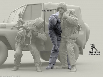 LRM35123 Военнослужащие ВВ отражают нападение - эвакуация раненного - 2 LRM35123 Военнослужащие ВВ отражают нападение - эвакуация раненного - 2