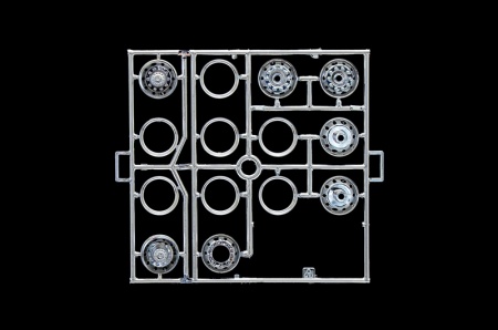 3882ИТ Грузовик R560 Highline Red griffin Italeri