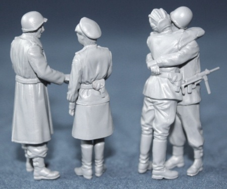 RV35014 East meet West (Elbe River. 1945) Riich Models