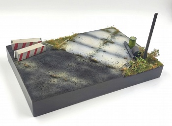 HE-35129 Подставка Учебка (Аксессуары в комплекте не окрашенные) Размер 30*20см