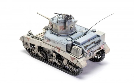 A1358 Сборная модель Танка M3 Stuart Honey (British Version) Airfix