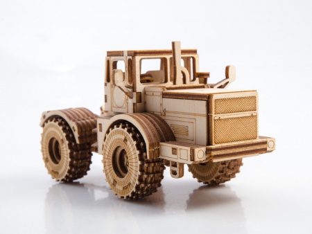 12201BAUMI Сборная модель Трактор К-700 Baumi