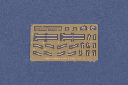 85814HB Самолет F/A-18G Growler Hobby Boss