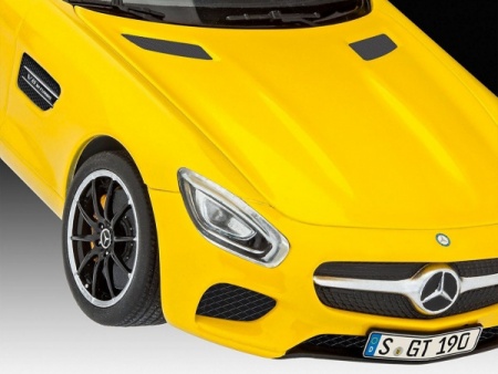 07028 Спорткар Mercedes AMG GT Revell