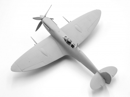 48062 Спитфайр Mk. VII, британский истребитель ІІ Мировой войны ICM 48062 Спитфайр Mk. VII, британский истребитель ІІ Мировой войны ICM