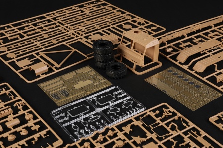 85529HB Сборная модель ЗРК 9M96 of 50P6E TEL S350E Vityaz Hobby Boss