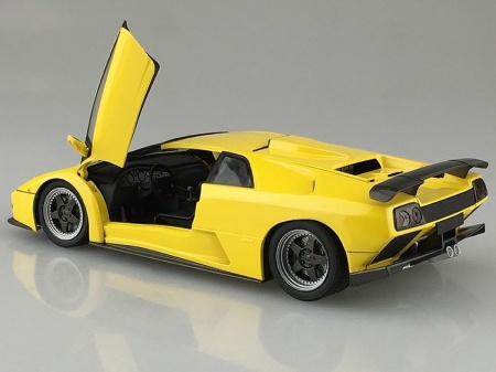05899 Lamborghini Diablo GT '99 Aoshima