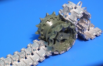 MTL-35052 Металлические траки для Т-90 1/35 MTL-35052 Металлические траки для Т-90 1/35