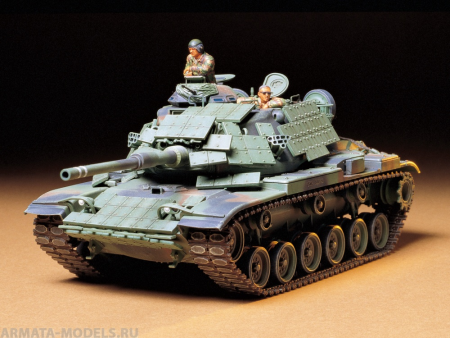 35157 Американский танк морской пехоты M60A1 с реактивной броней с 2 фигурами танкистов Tamiya