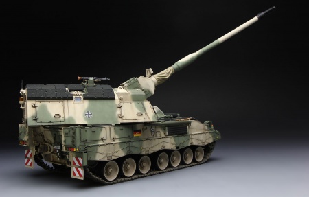 TS-019 GERMAN PANZERHAUBITZE 2000 SELF-PROPELLED HOWITZER w/ADD-ON ARMOR Meng