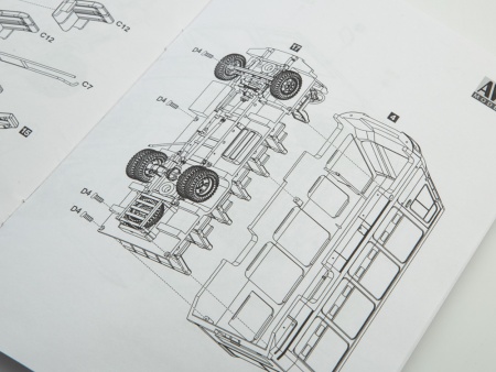 4061AVD Сборная модель Автобус КАВЗ-3275 AVD Models