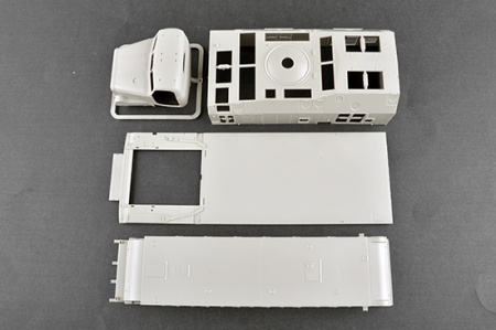 09569P Подвижная РЛС обнаружения целей П-40/1С12 Trumpeter