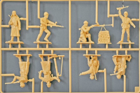 Набор фигурок 6876 Советская пехота ВОВ в зимней униформе Italeri