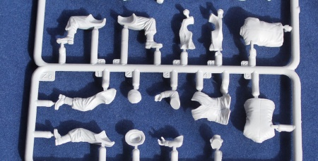 RV35028 British Commonwealth Universal Carrier Crew in Winter Uniform Riich Models