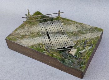 AM35592 Подставка авторская ручной работы "Мостик и ручей"