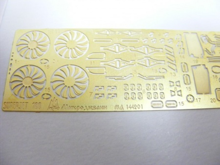 144201 Суперджет-100 от Звезды (1:144)