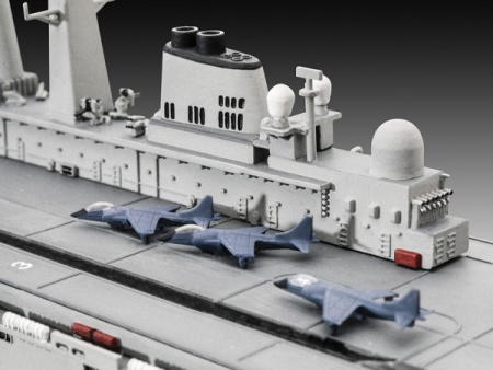 05172RE Линейный крейсер HMS Инвинсибл (Фолклендская война) Revell 05172RE Линейный крейсер HMS Инвинсибл (Фолклендская война) Revell