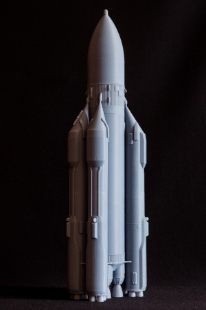 AM145009 Тяжелая ракета-носитель Энергия Arma Models