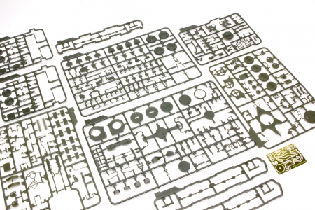 SPS-026  RUSSIAN LIGHT AA GUN SET 1/35 Meng