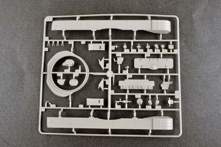 09601P Советский танк T-72 Урал Trumpeter