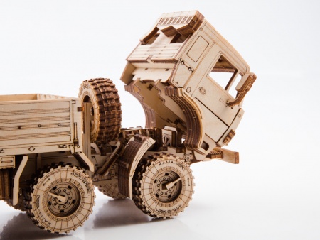 11004BAUMI Сборная модель КАМАЗ-6350 Бортовой Baumi