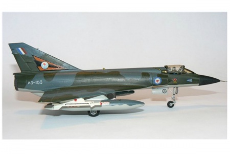 72030 Истребитель-перехватчик Мираж III ARK model