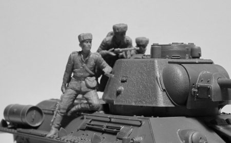 Набор фигурок 35640 Фигуры, Советский танковый десант (1943-1945 г.) ICM Набор фигурок 35640 Фигуры, Советский танковый десант (1943-1945 г.) ICM