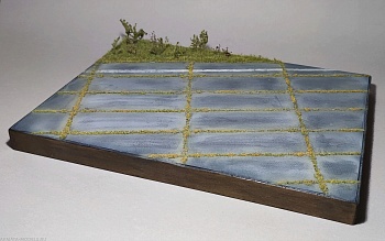 AM48240 Подставка премиум уровня "На освобождённой территории" 35 см на 25 см