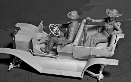 24013 Фигуры, Американские автолюбители (1910-е г.) ICM 24013 Фигуры, Американские автолюбители (1910-е г.) ICM