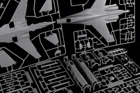 L7210 Российский самолет Су-35С, Su-35S Flanker E Great Wall