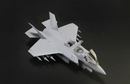 1425ИТ F-35B Lightning II STOVL version (10013160/241120/0671781, ИТАЛИЯ ) Italeri