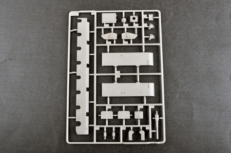 09591P Сборная модель Soviet T-100Z Heavy Tank Trumpeter
