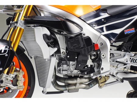 14130 Repsol Honda RC213V'14 Tamiya