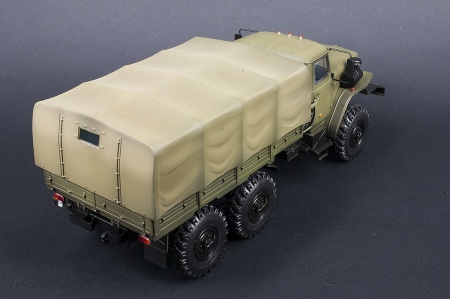 3654 Армейский трехосный грузовик Урал 4320 Звезда