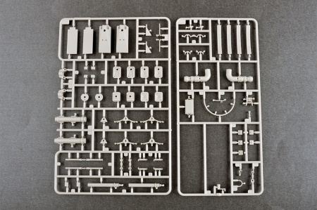 01082P TEL of RS-12M1 Topol-M Trumpeter
