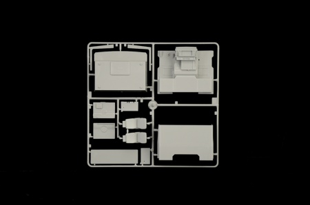 3945ИТ F16 Globetrotter Canvas Truck (10013160/241120/0671781, ИТАЛИЯ ) Italeri