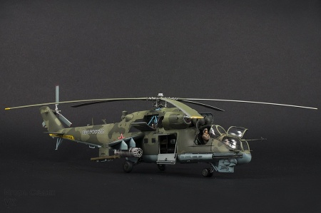 7315 Советский ударный вертолет МИ-24П Звезда