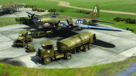 A12010 Сборная модель Eighth Air Force Resupply Set Airfix A12010 Сборная модель Eighth Air Force Resupply Set Airfix