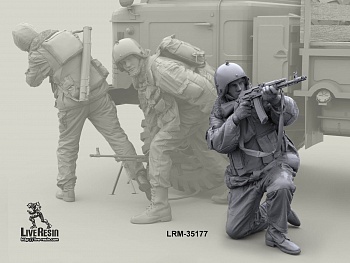 LRM35177 Военнослужащий ВВ, ведет огонь из АК-74  с колена