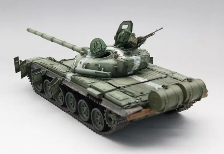 35A052 Сборная модель T-72 Ural Amusing Hobby