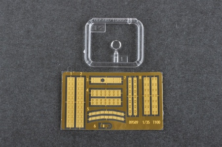 09591P Сборная модель Soviet T-100Z Heavy Tank Trumpeter